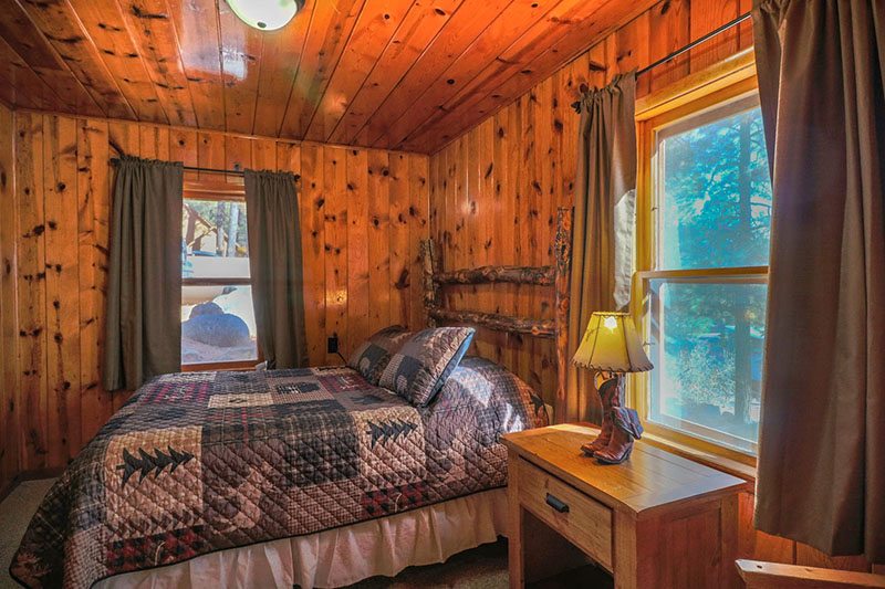Cabin 1 bedroom.