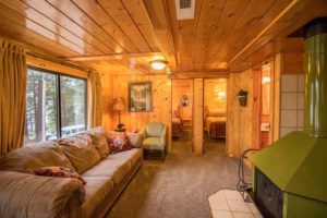 Cabin 10 living room.